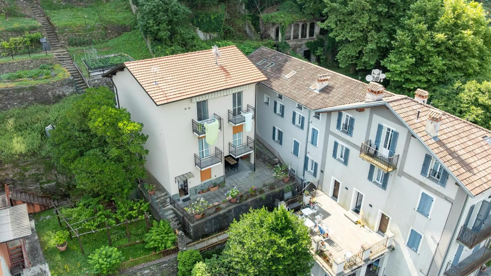 Vakantiehuis Lake-View Apartment, 1 Min Walk From The Lake Dervio