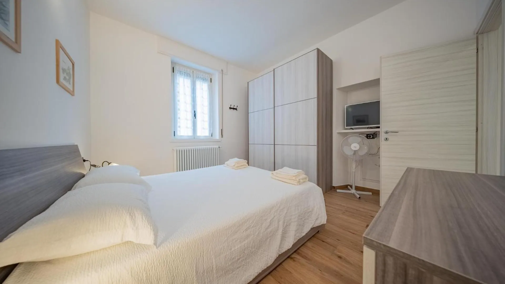Lake-View Apartment, 1 Min Walk From The Lake Ντέρβιο Σπίτι διακοπών